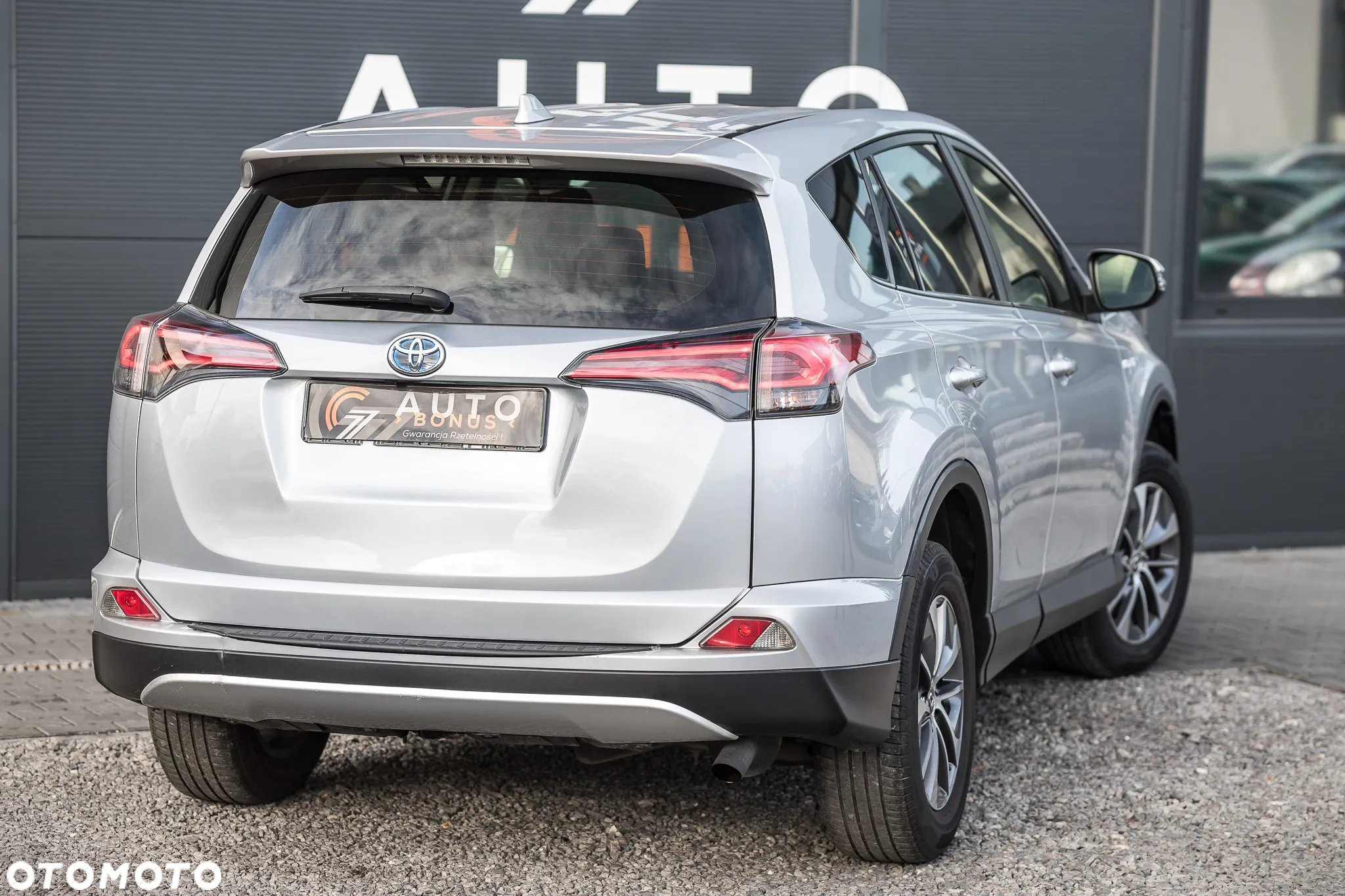 Toyota RAV4 - 9