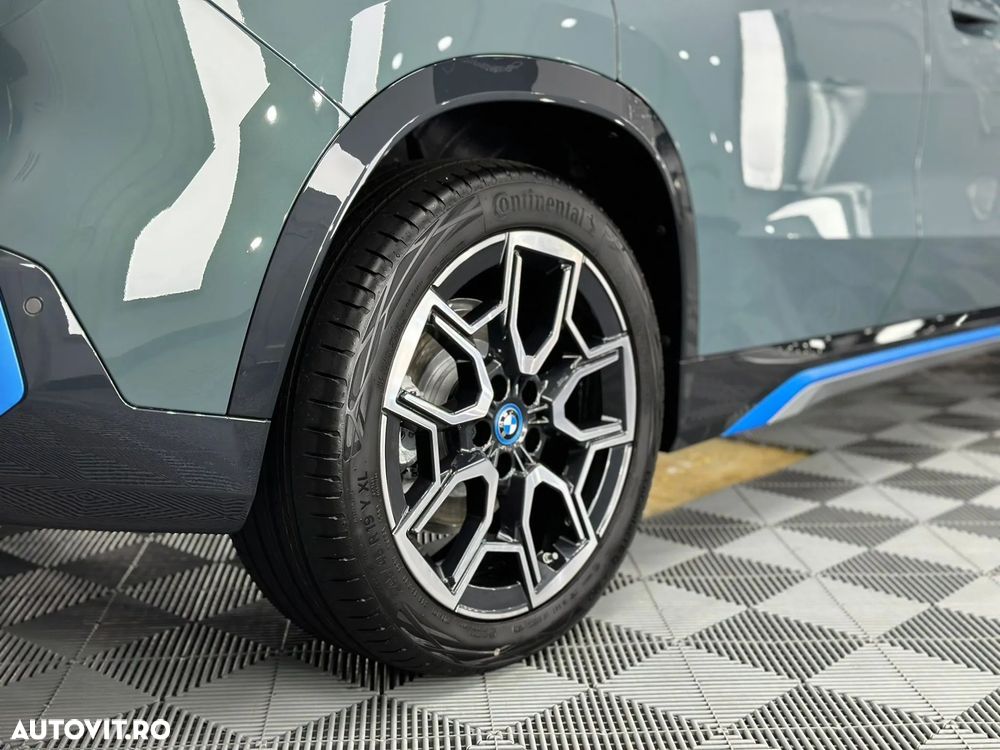 BMW iX1 xDrive30 - 17