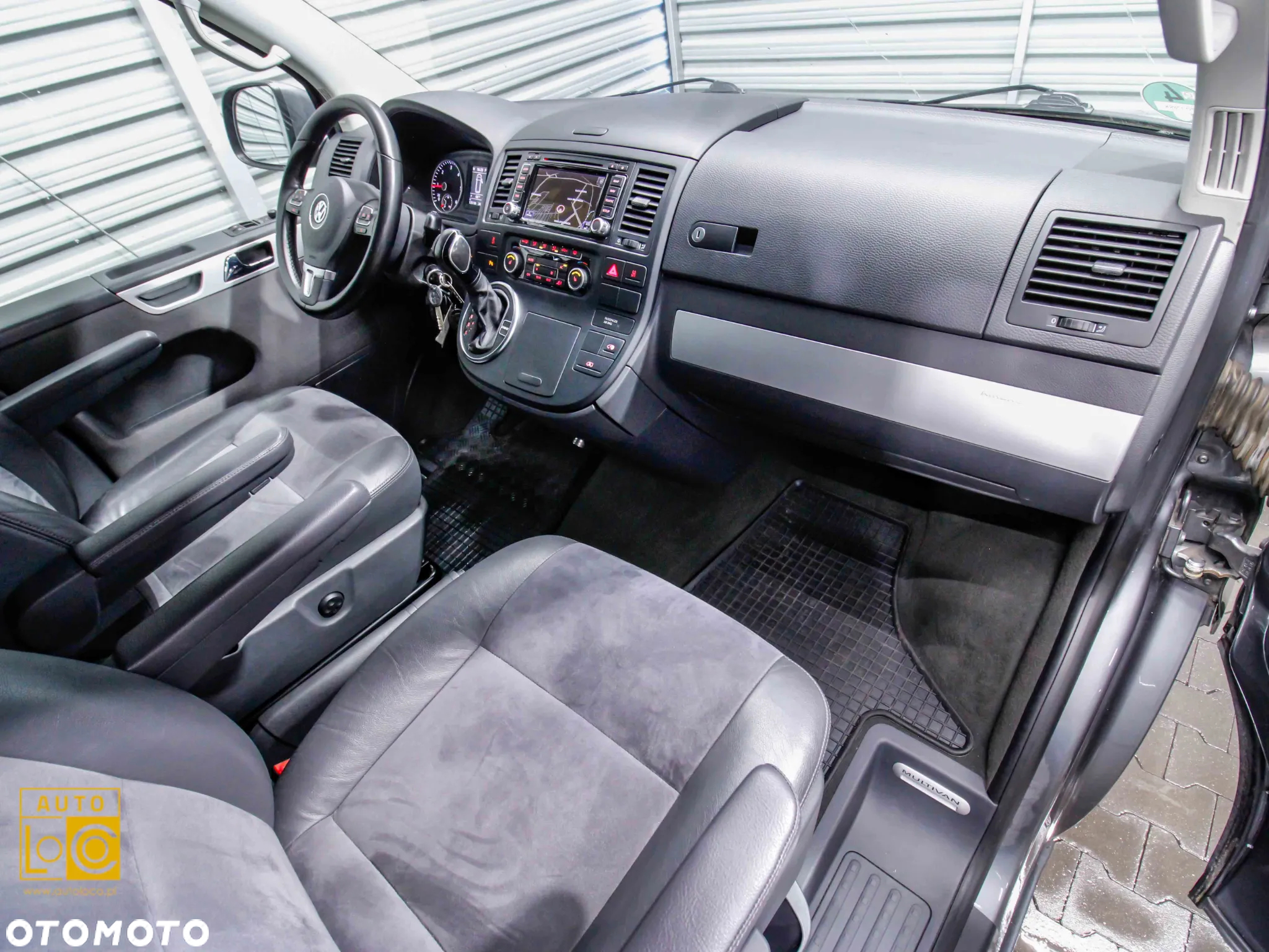 Volkswagen Multivan 2.0 BiTDI L2 Comfortline DSG - 9