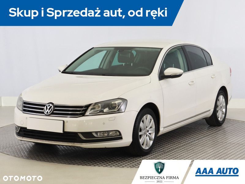 Volkswagen Passat - 3