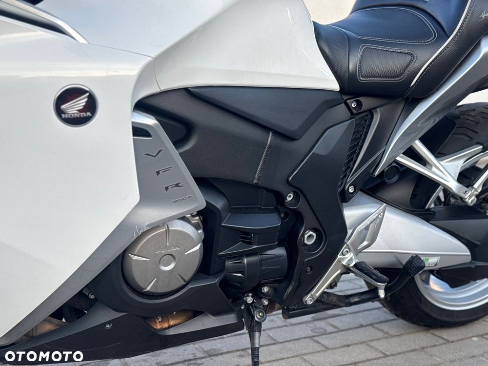 Honda VFR - 4