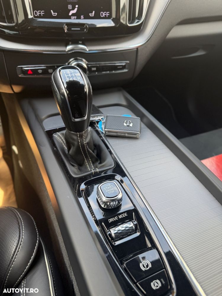 Volvo XC 60 D4 R-Design - 13