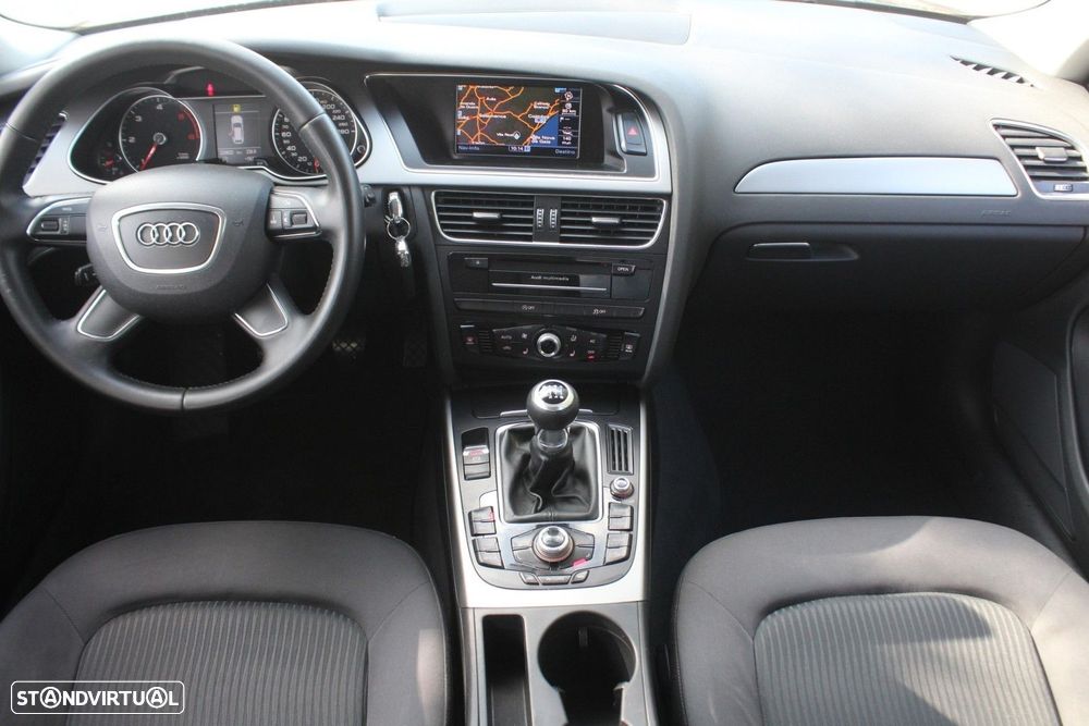 Audi A4 Avant 2.0 TDI Business Line - 30