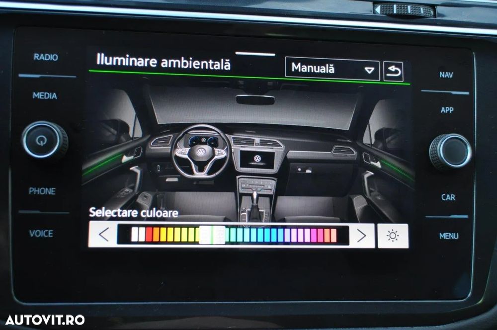 Volkswagen Tiguan 2.0 TDI SCR 4MOTION DSG R-Line - 27