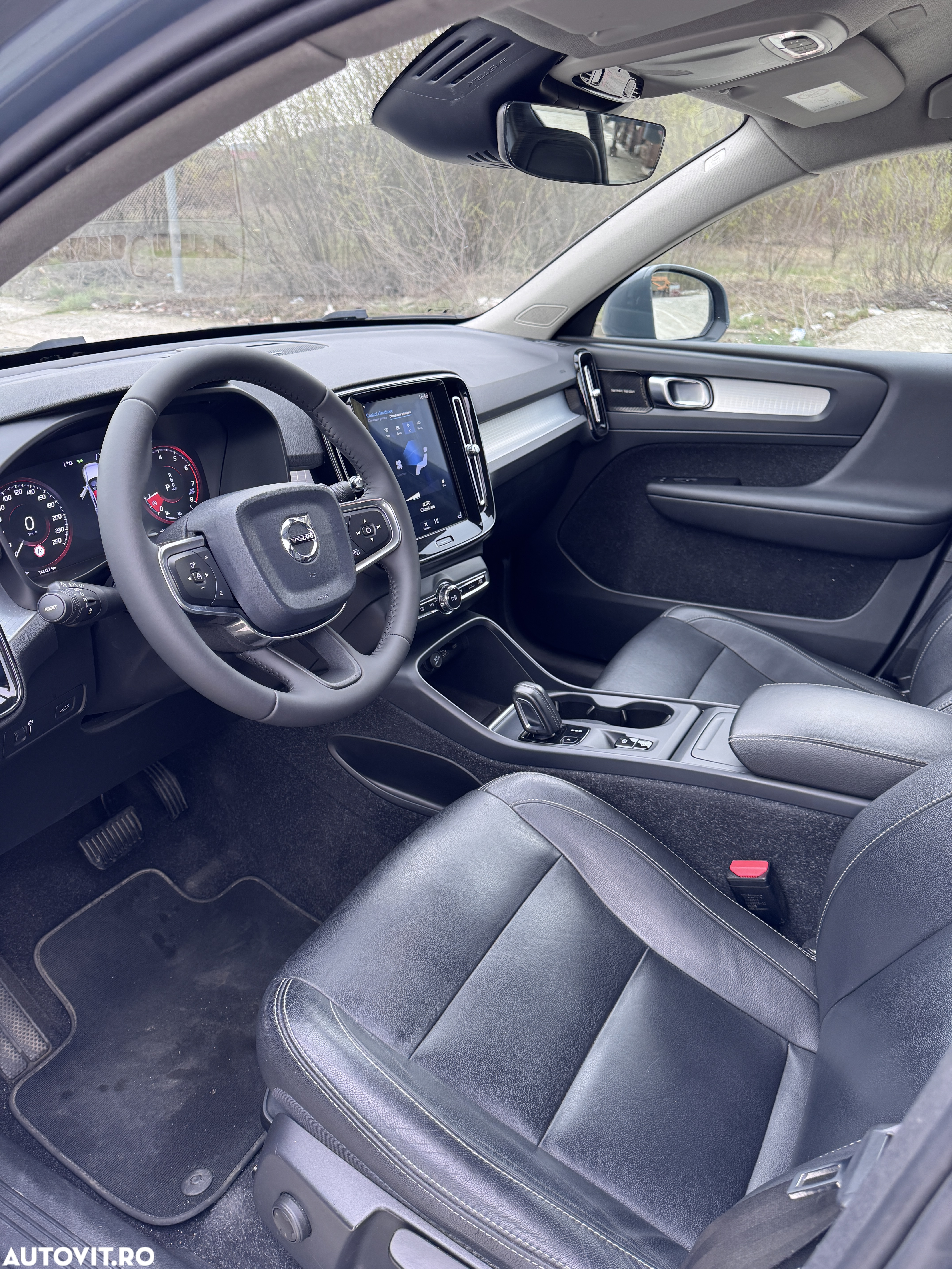 Volvo XC 40 T3 Geartronic Momentum - 14