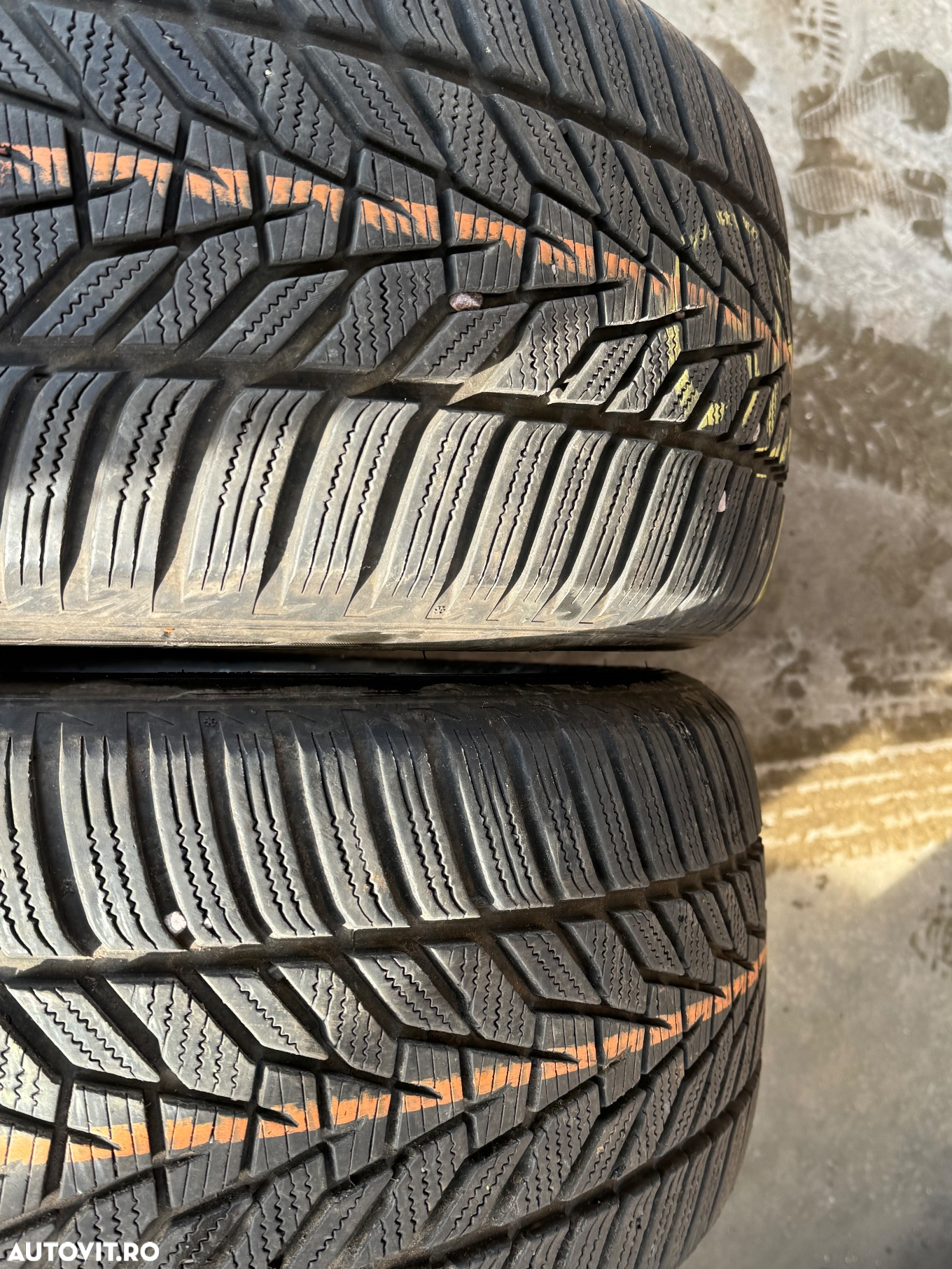 Vând 2 anvelope 275/50/20 hankook de iarnă ca noi - 2