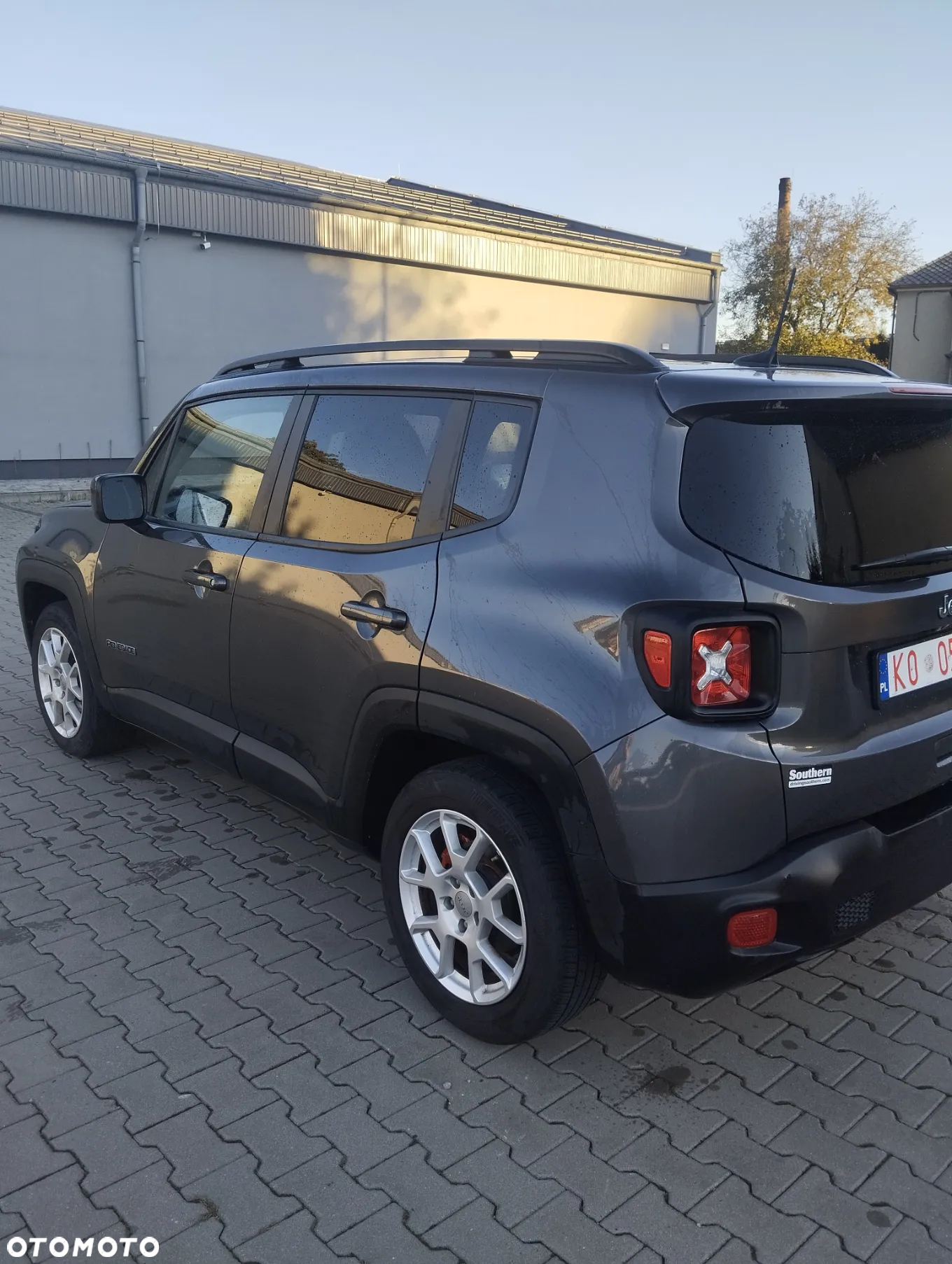 Jeep Renegade - 12