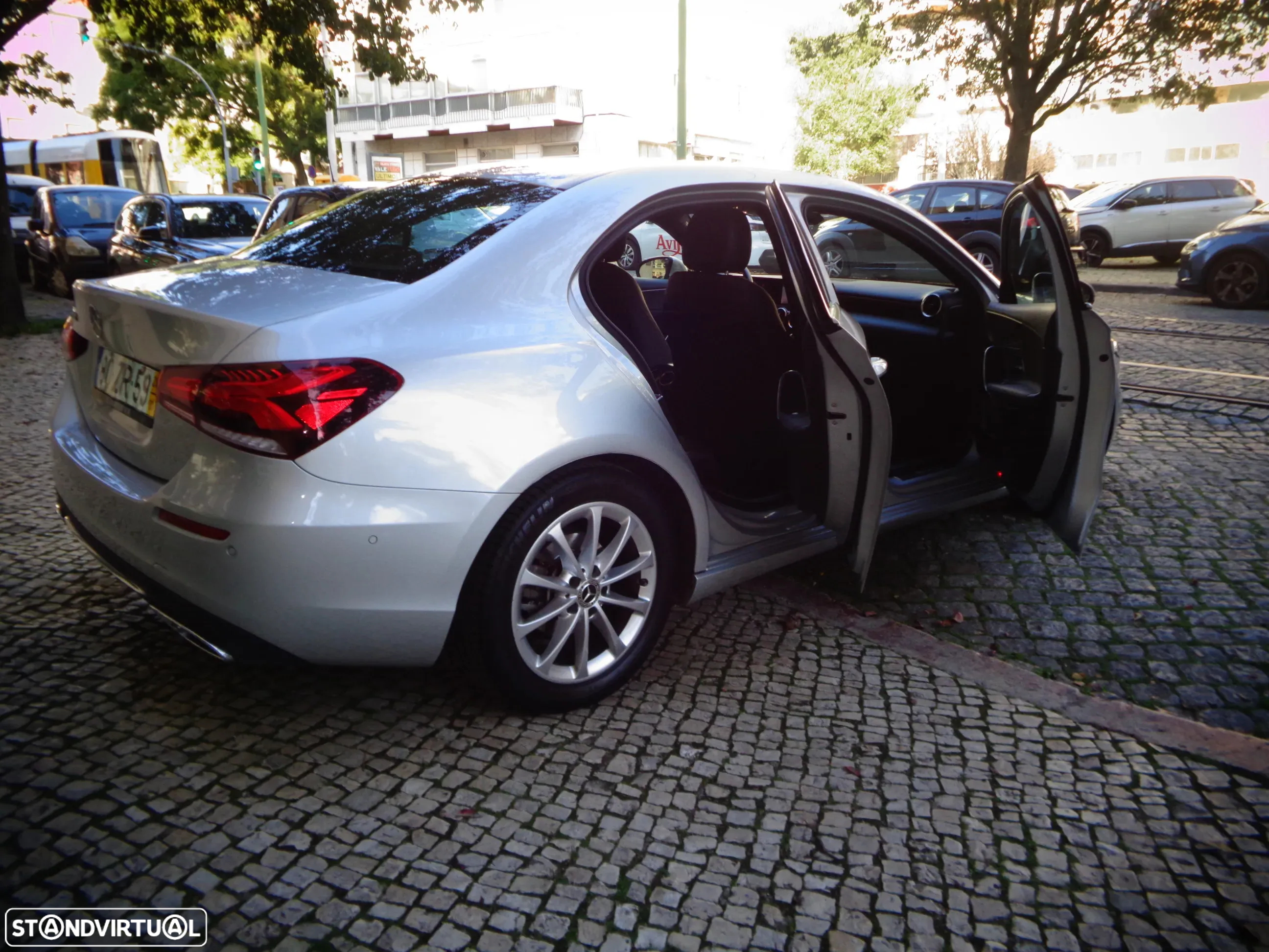 Mercedes-Benz A 180 Limousine d Style Plus Aut. - 25