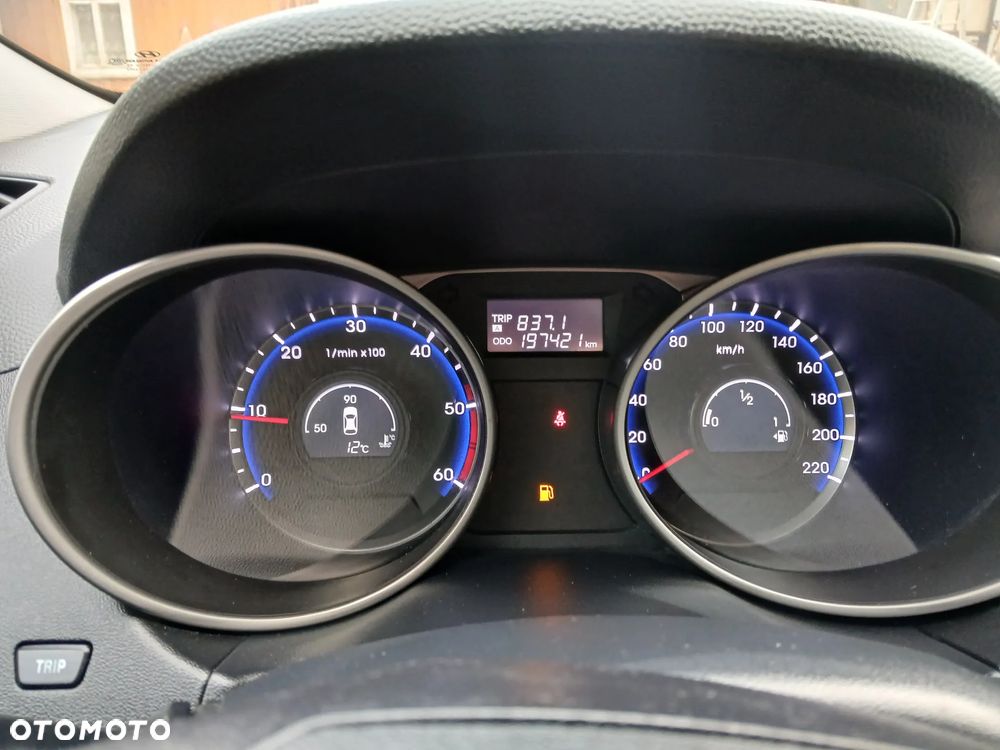 Hyundai ix35 1.7 CRDi 2WD blue Finale Gold - 19