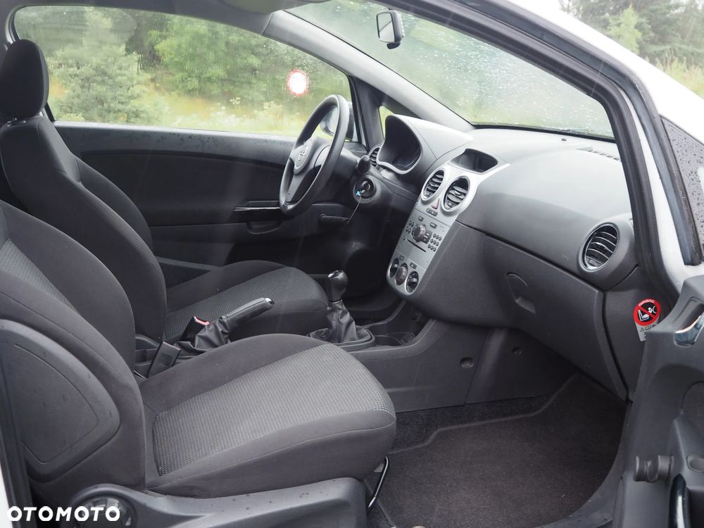 Opel Corsa 1.2 16V Essentia - 4