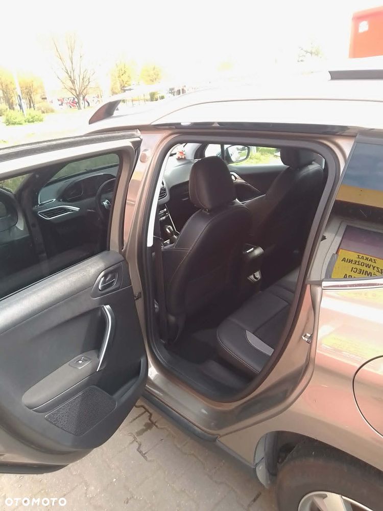 Peugeot 2008 82 VTI Allure - 17