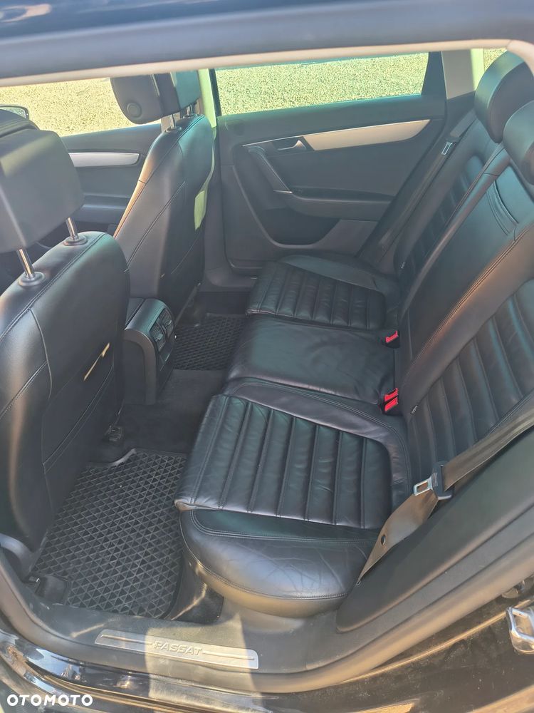 Volkswagen Passat 1.6 TDI DPF BlueMot Comfortline - 8