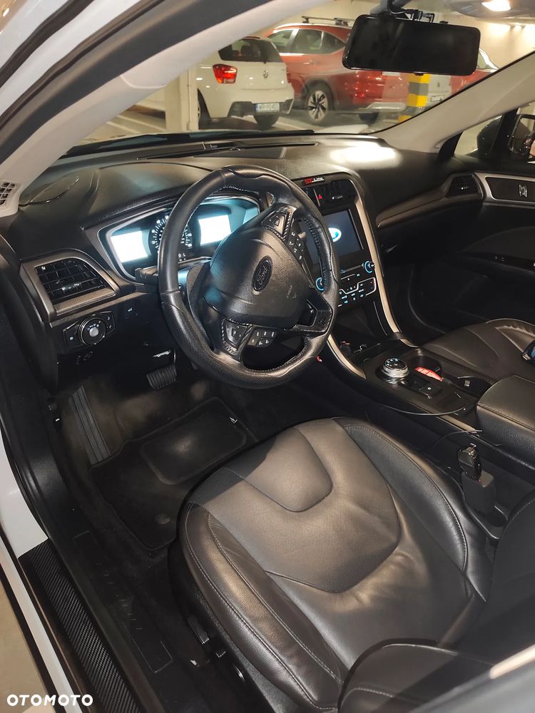 Ford Fusion - 6