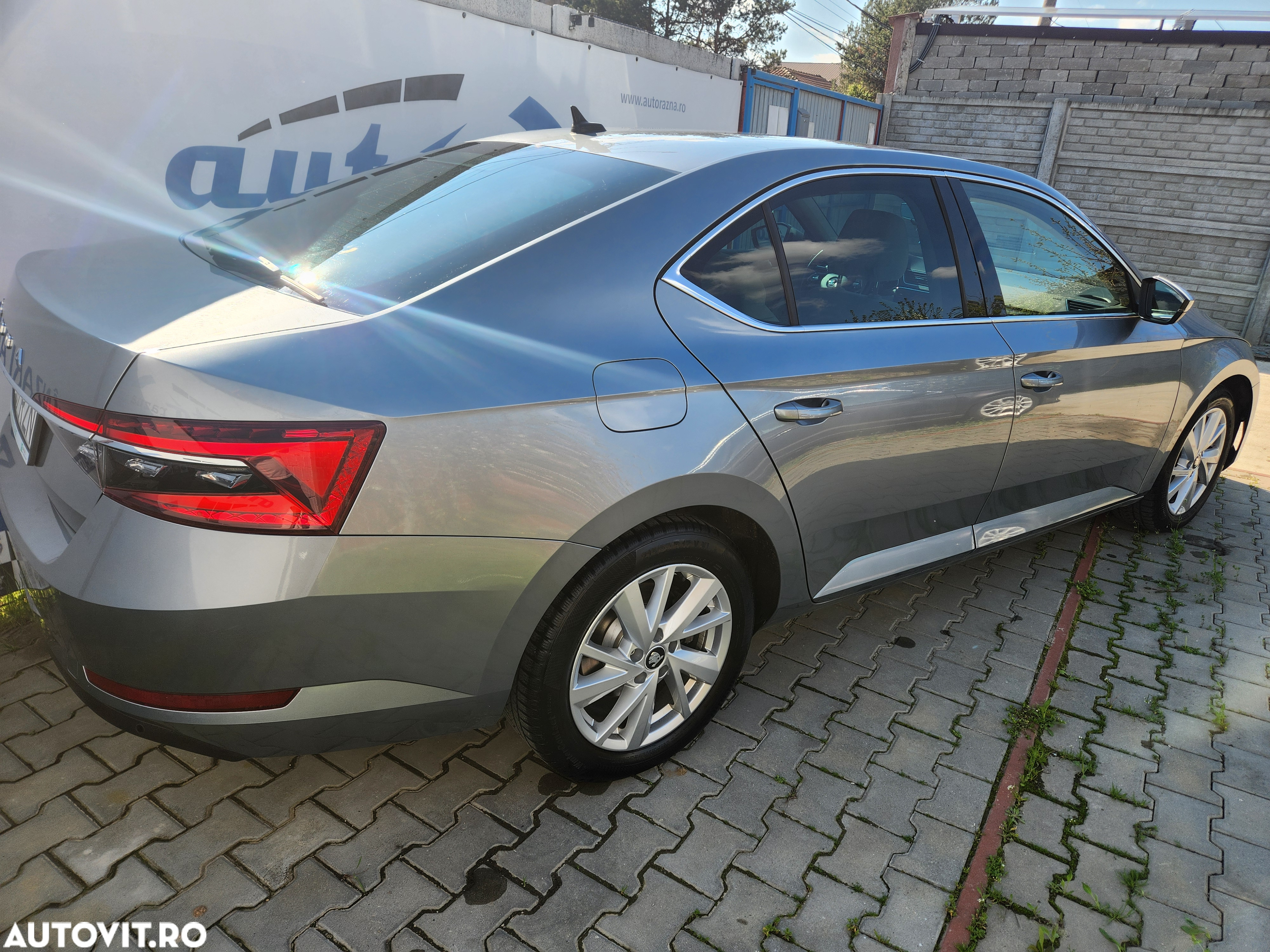 Skoda Superb 2.0 TDI DSG Style - 4