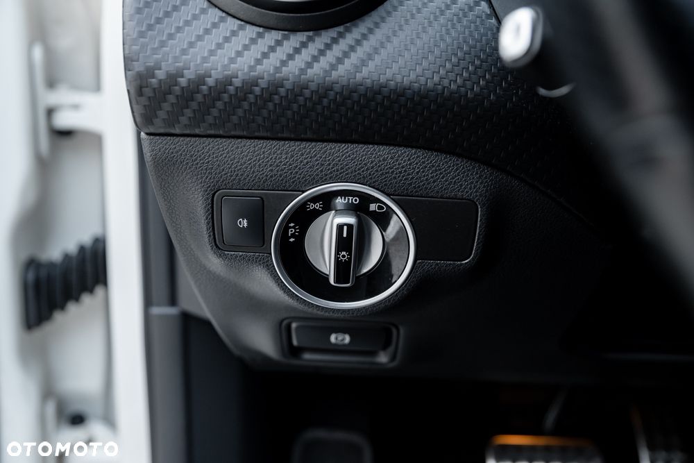 Mercedes-Benz Klasa A 250 4Matic 7G-DCT AMG Line - 28