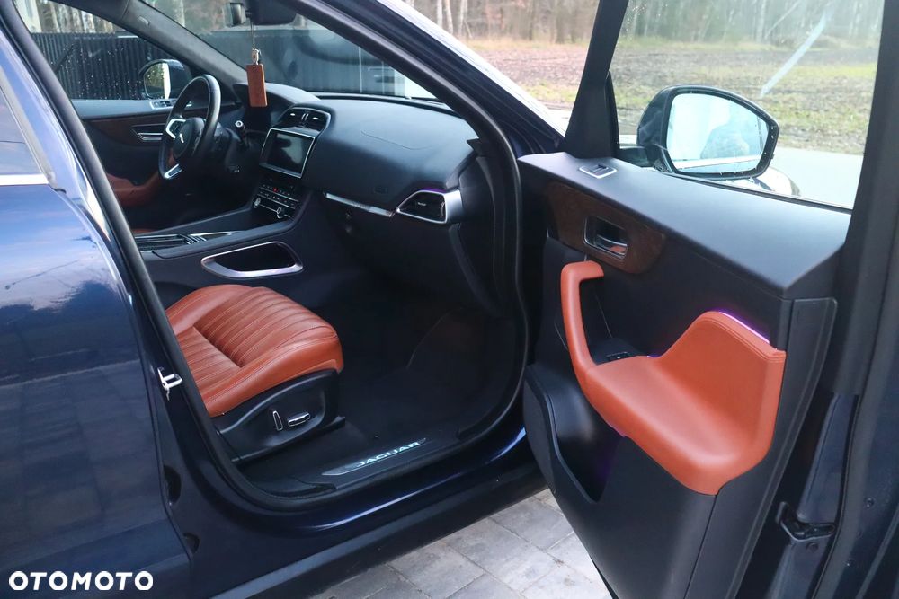 Jaguar F-Pace P250 AWD - 7