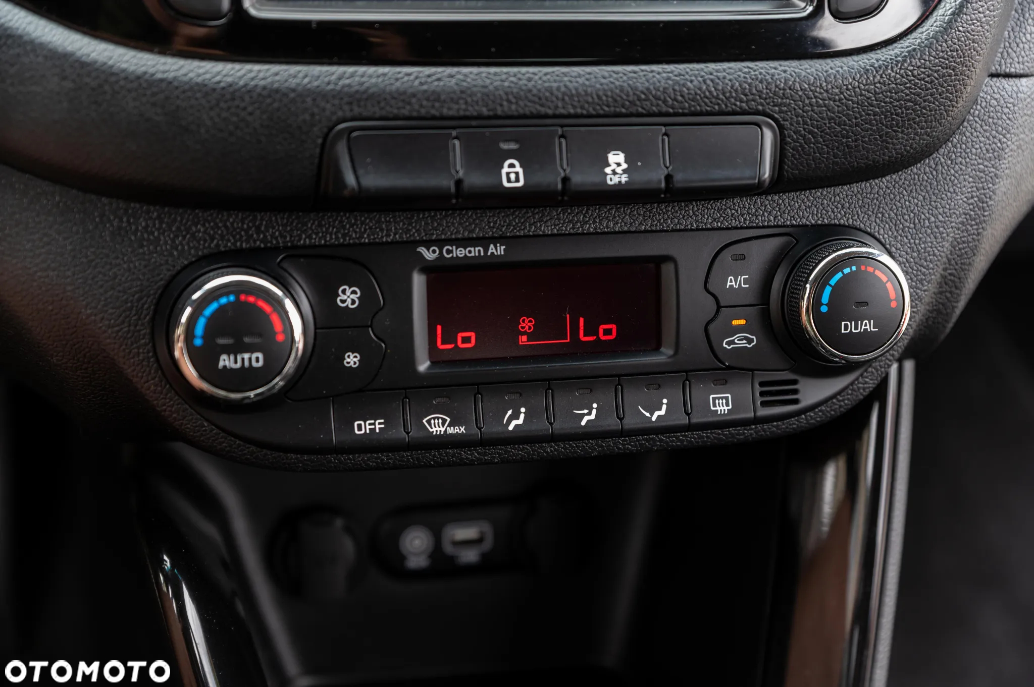 Kia Ceed 1.4 CVVT Dream-Team Edition - 38