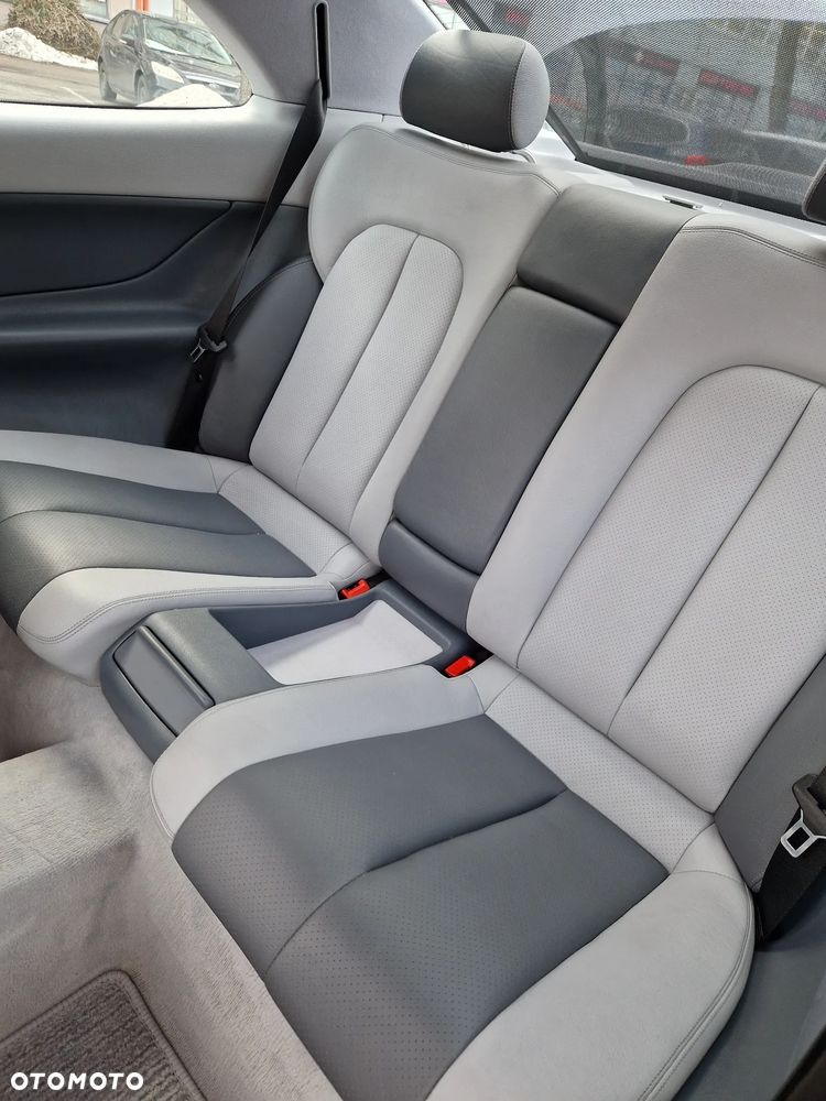 Mercedes-Benz CLK - 11