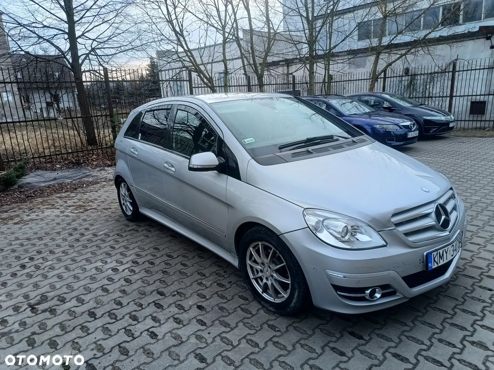 Mercedes-Benz Klasa B 180 EU5 - 11