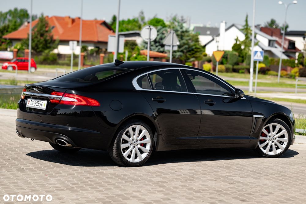 Jaguar XF 2.0 T Premium Luxury - 15