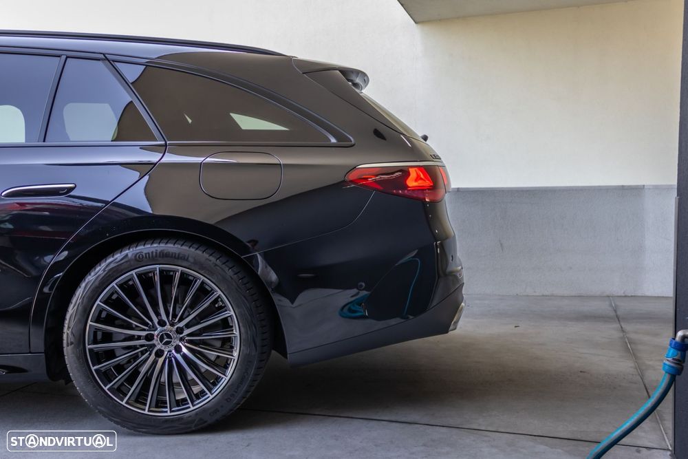 Mercedes-Benz E 300 de - 12