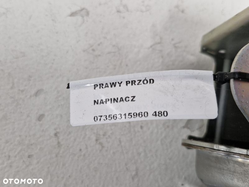 fiat 500x pas bezpieczeństwa prawy przód napinacz 07356315960 - 11
