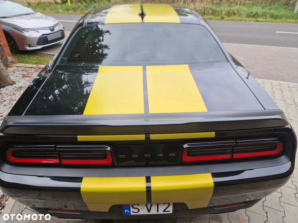 Dodge Challenger - 24