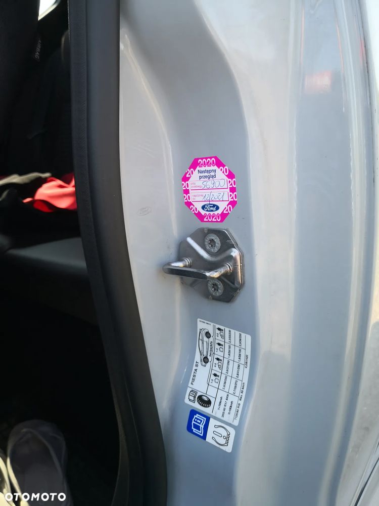 Ford Fiesta - 16
