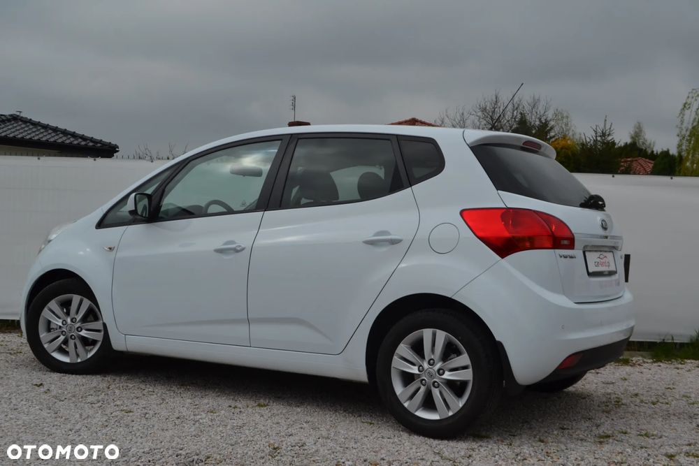 Kia Venga - 7