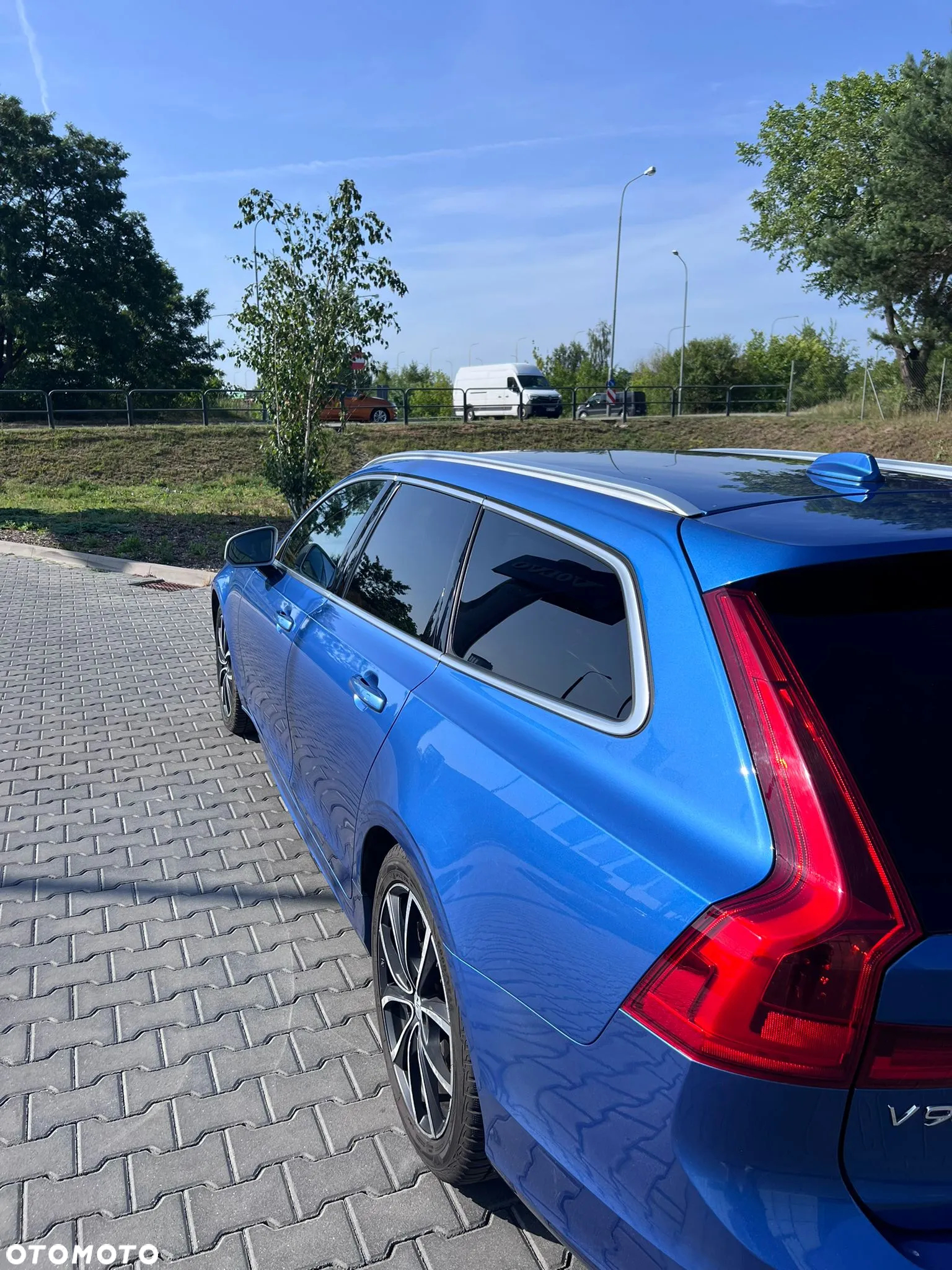Volvo V90 D5 SCR AWD R-Design - 9