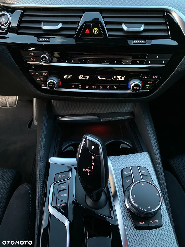 BMW Seria 5 530i xDrive M Sport sport - 13