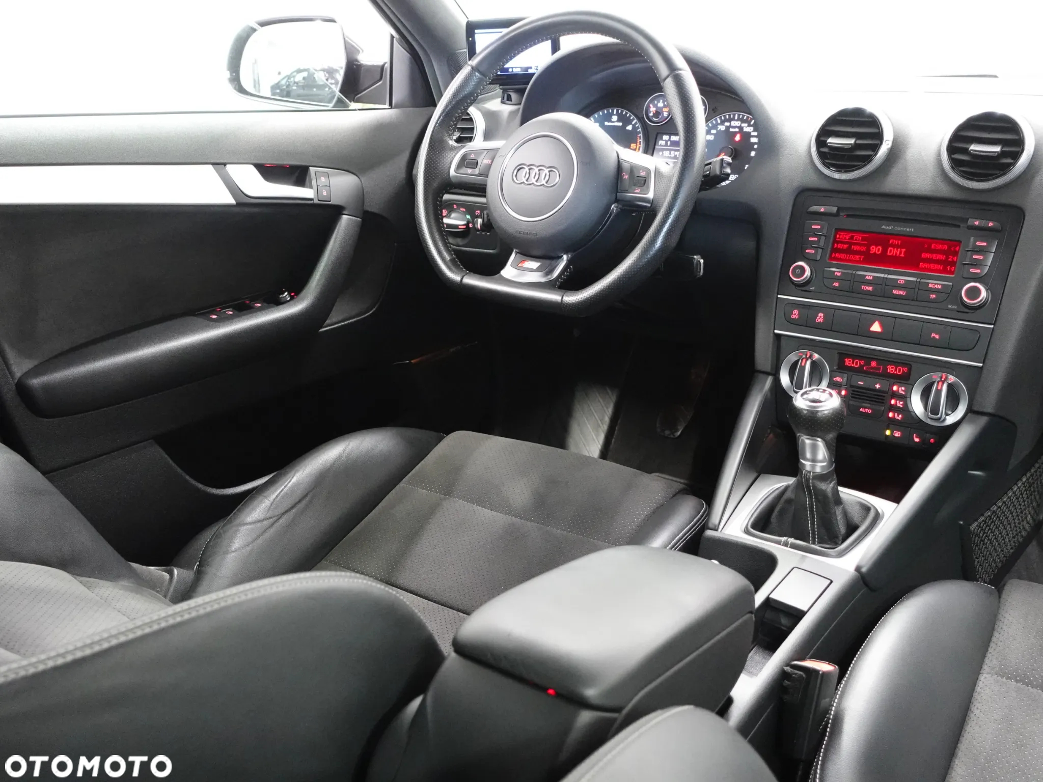 Audi A3 2.0 TDI Sportback DPF quattro S line Sportpaket - 33