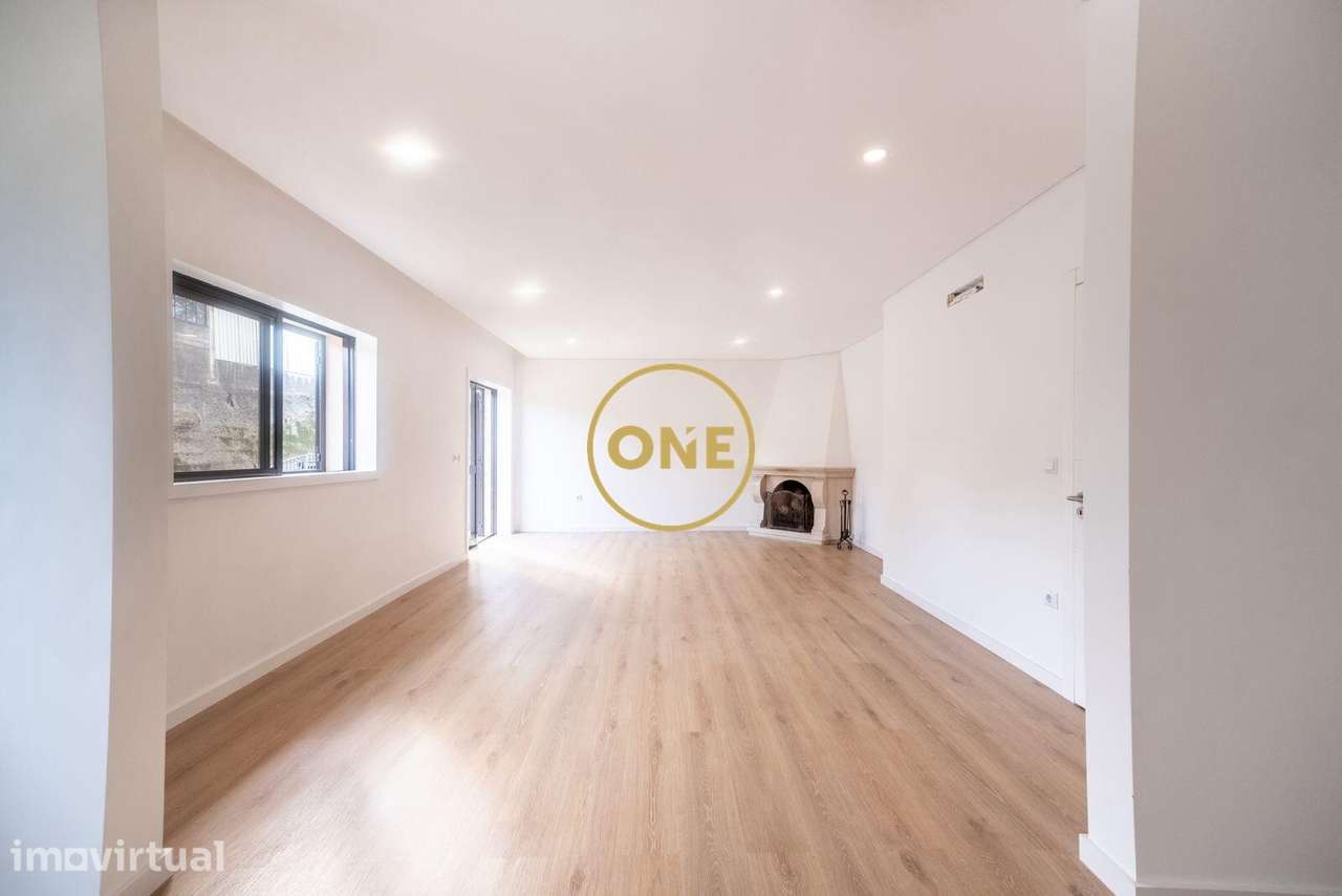Moradia Bi-Familiar Isolada | Paços de Ferreira | 448.000,00€ - Grande imagem: 3/31