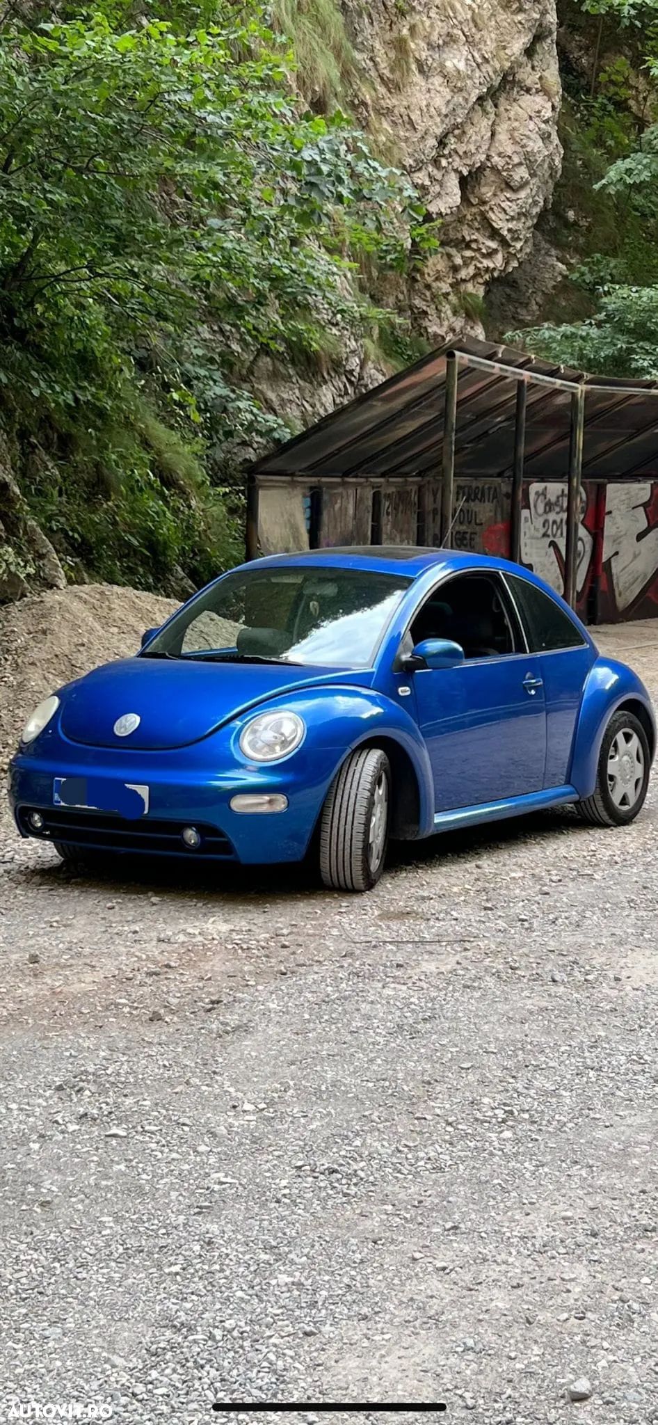 Volkswagen New Beetle - 1