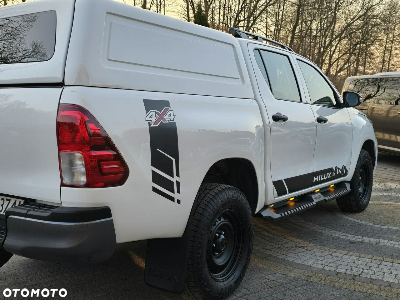 Toyota Hilux - 25