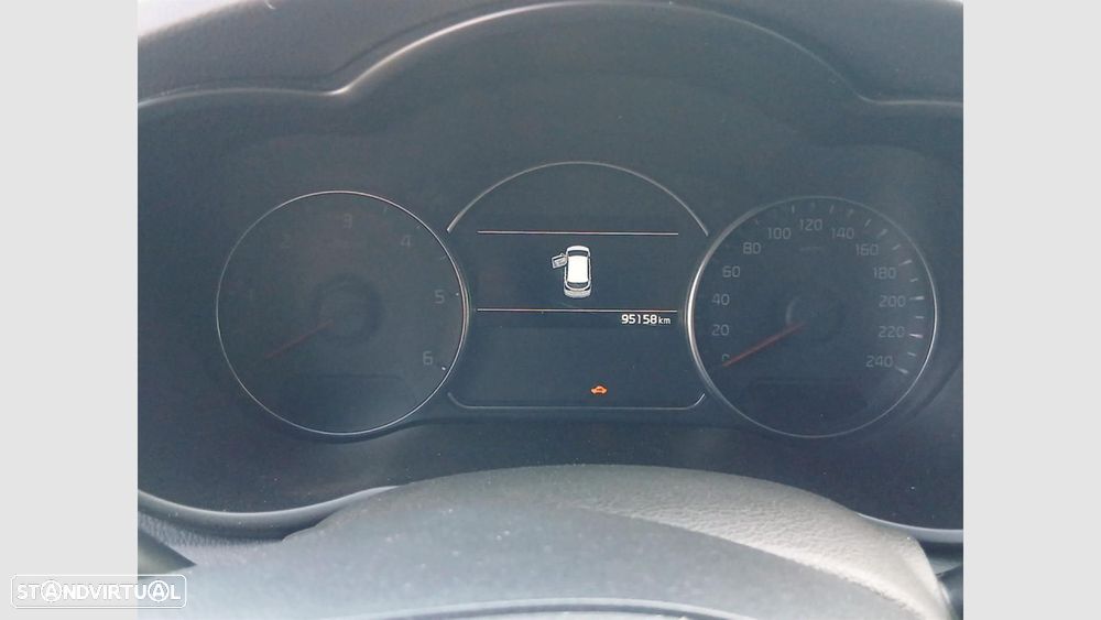 Kia Carens 1.7 CRDi ISG EX - 15