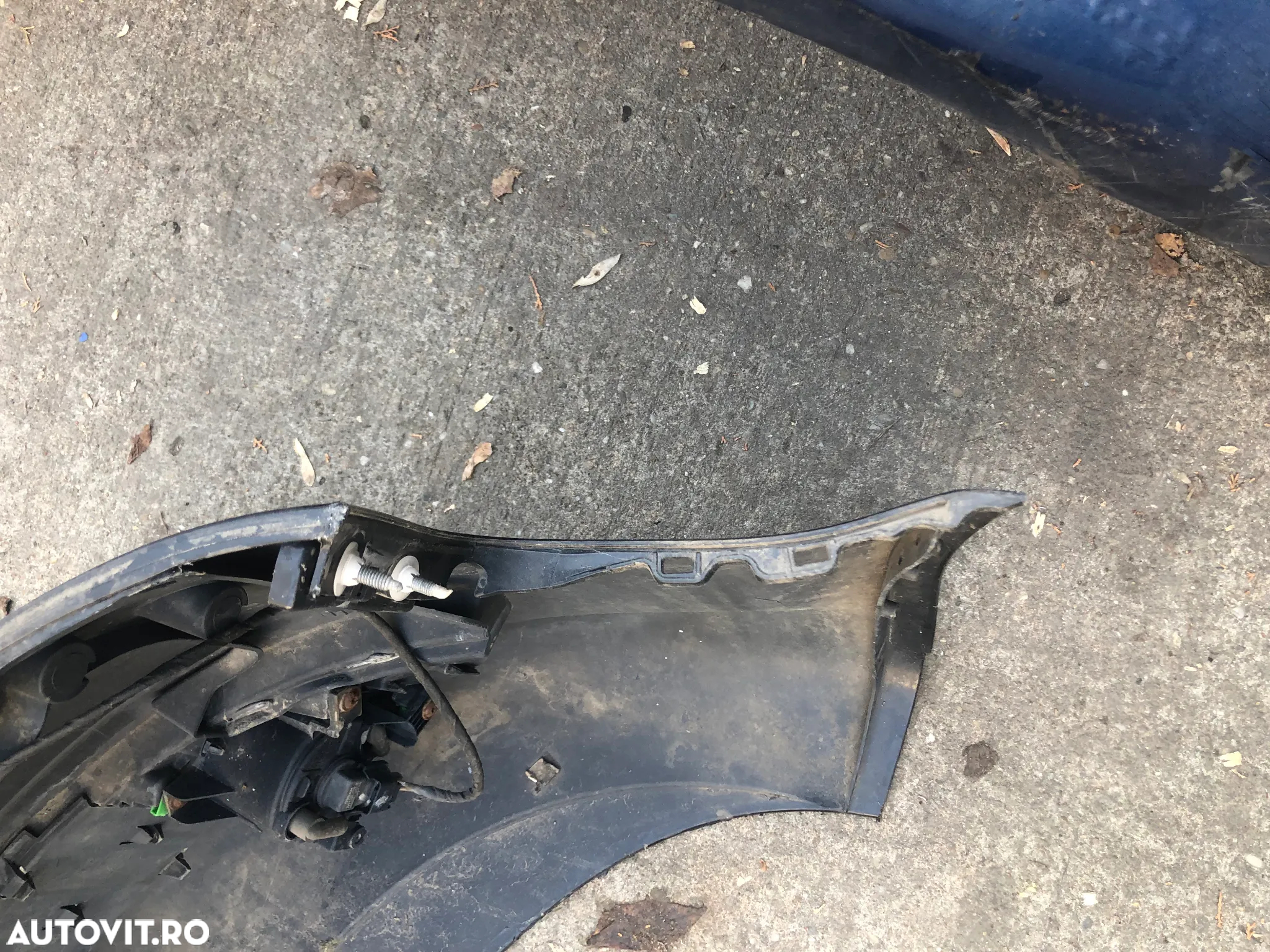 Bara fata Audi A4 B7 negru cu defect 2006 - 11