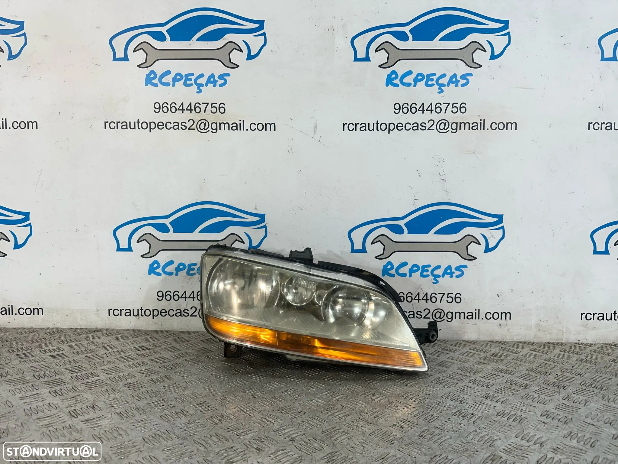 .Farol Otica Frente Frontal Direita Original Halogenio 0662177 Fiat Idea 2004 - 2008 - 2