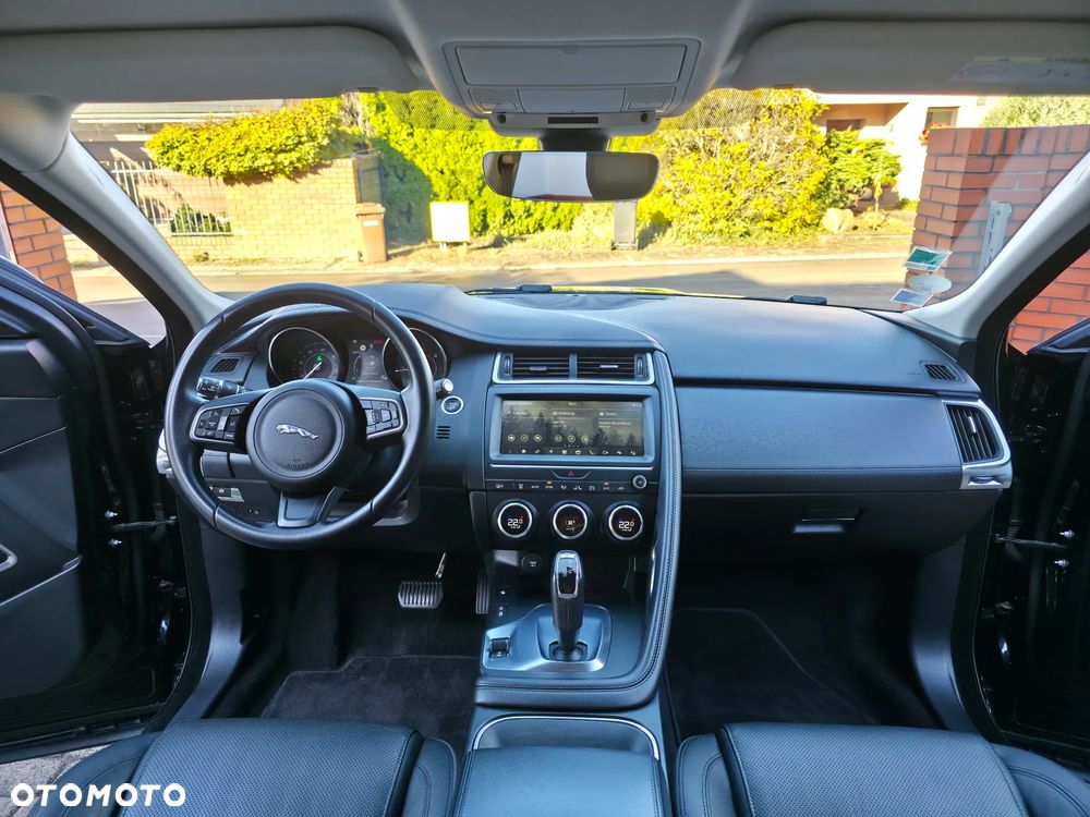 Jaguar E-Pace 2.0 i4D AWD SE - 11