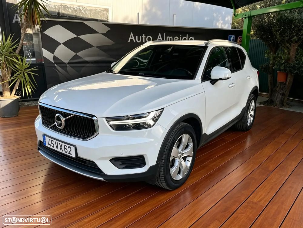 Volvo XC 40 2.0 D3 Momentum Geartronic - 3