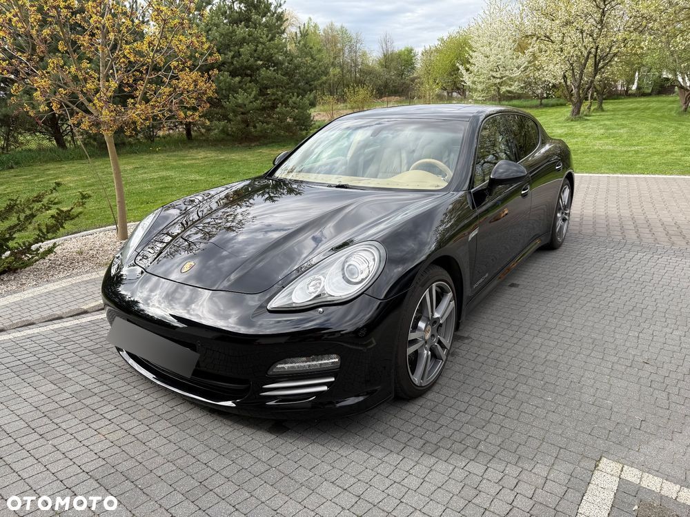 Porsche Panamera 4 PDK Platinum Edition - 1
