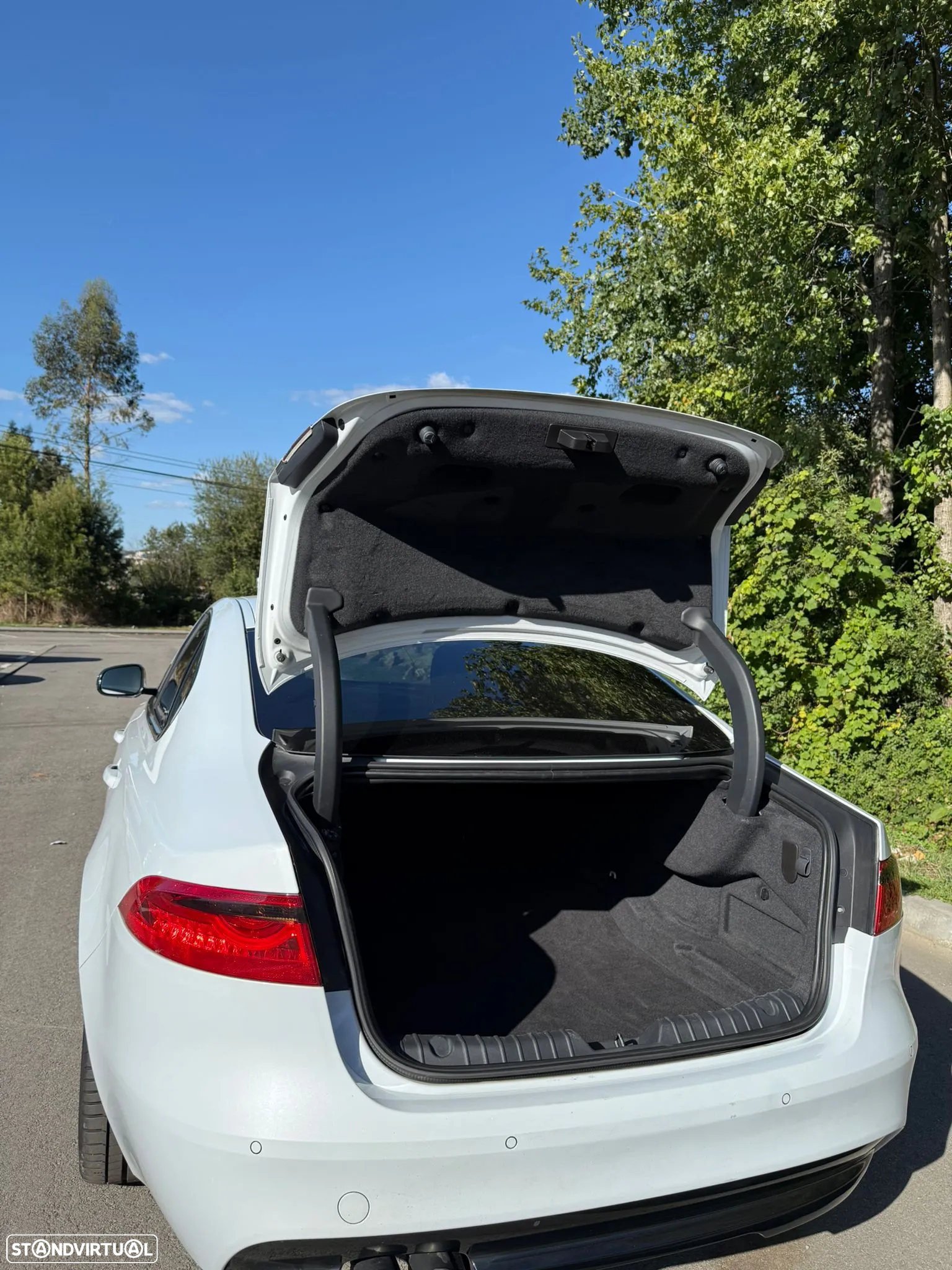Jaguar XF 2.0 D R-Sport Aut. - 23