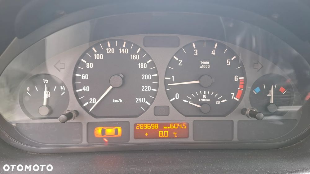 BMW Seria 3 318i - 12