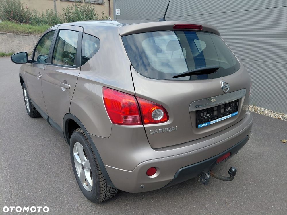 Nissan Qashqai 1.6 visia - 2