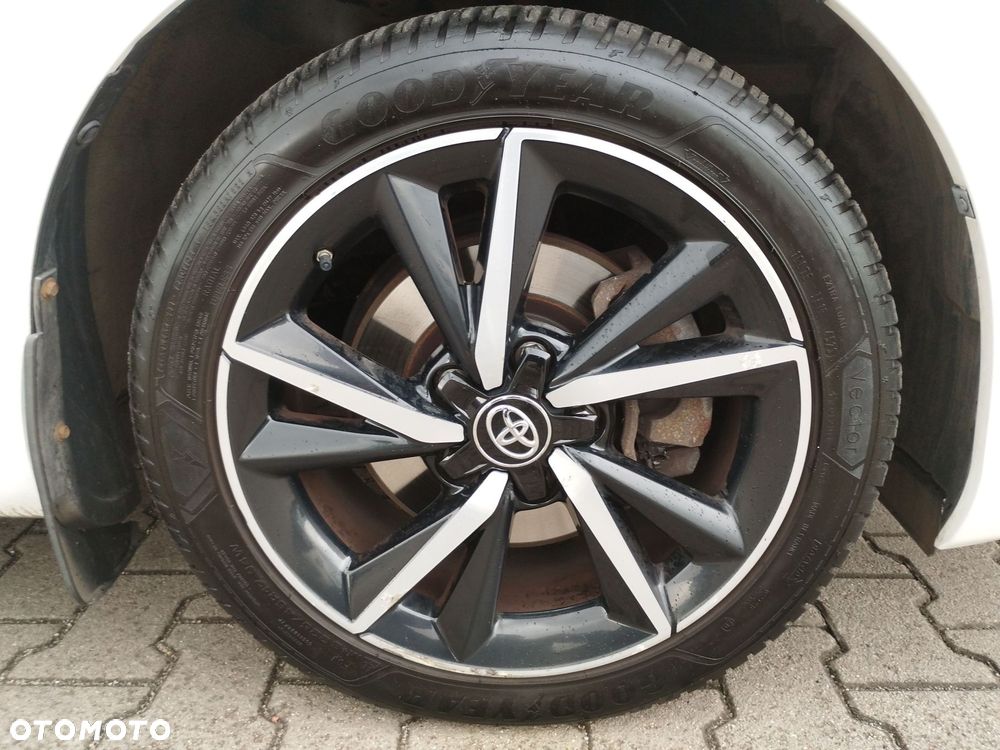 Toyota Auris Hybrid 135 Premium - 10