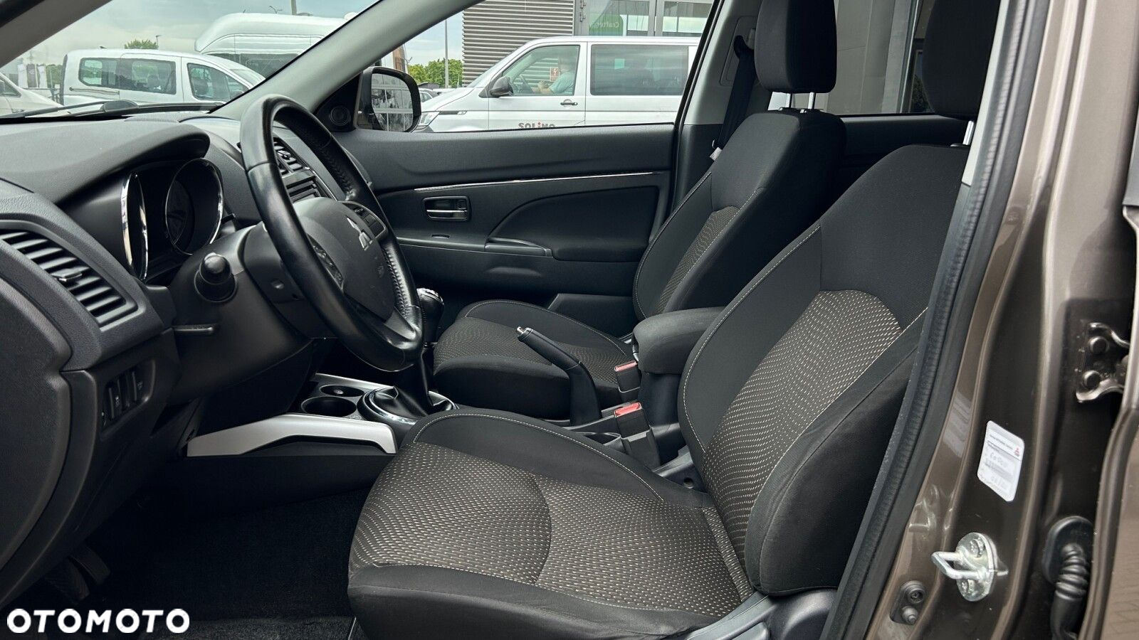 Mitsubishi ASX 1.6 Inform - 9