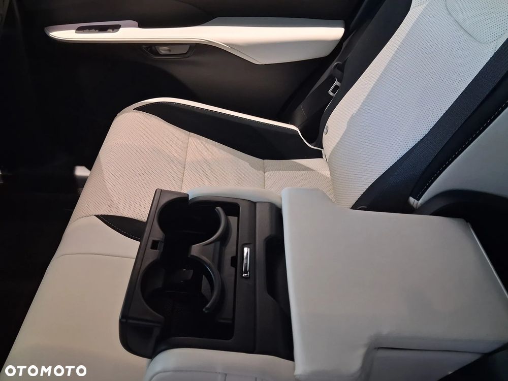Lexus RX 500h F Sport - 13