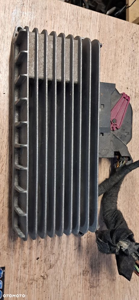 WZMACNIACZ AUDIO AUDI A4B8 - 2