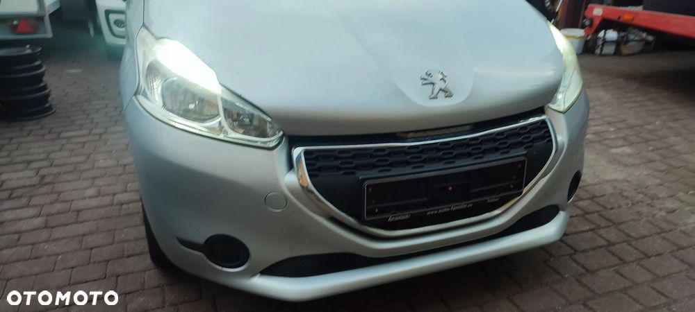 Peugeot 208 - 5