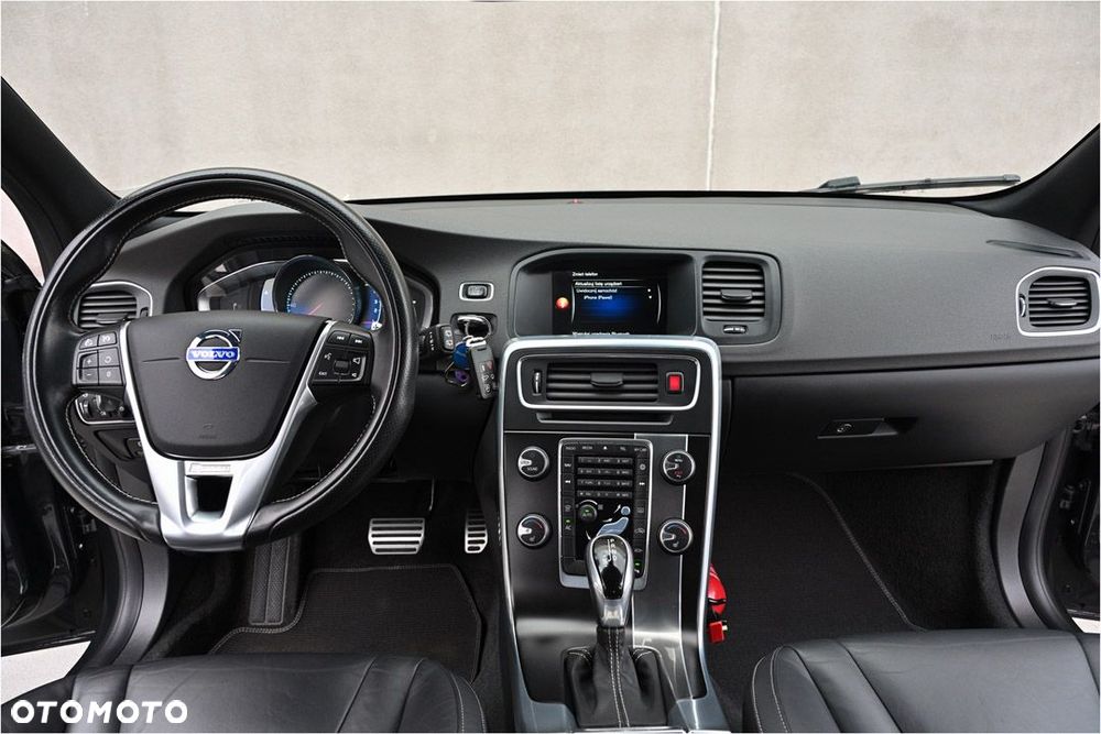 Volvo V60 D4 Geartronic RDesign - 24